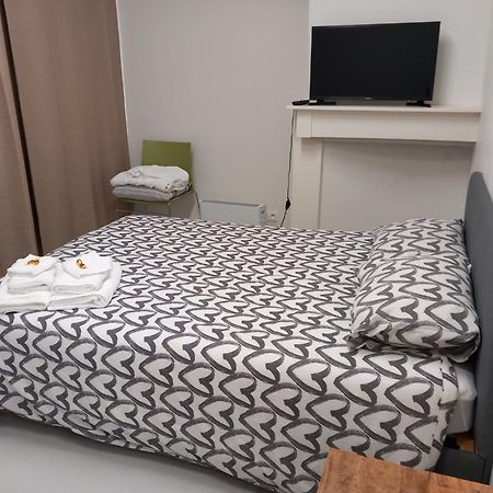 Chez Jean-Claude Bed & Breakfast Wavre Bagian luar foto